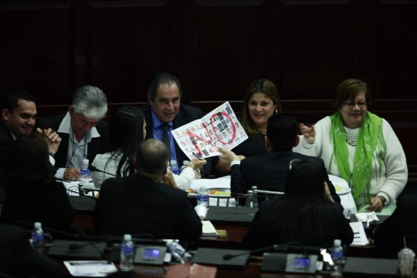 Tras fracaso de votación, convocan a quinto proceso a las 9:00 am